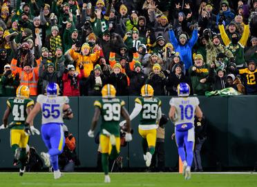 GAME BLOG: Packers defeat Rams 36-28, enter bye week with a win