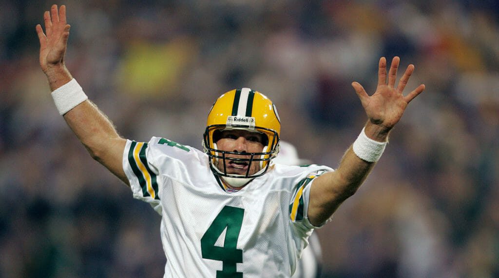 mmqb brett favre armsupjpg