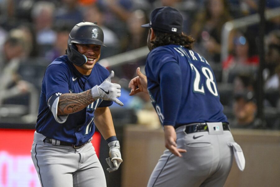 Milwaukee Brewers: Roster Avoids Major Shakeup as Monster Trade Candidate Heads for Reunion out West 1 Milwaukee Brewers, Seattle Mariners, Eugenio Suarez