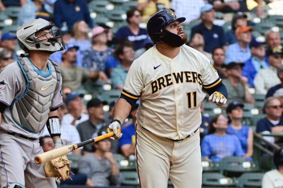 Milwaukee Brewers, Texas Rangers, Rowdy Tellez