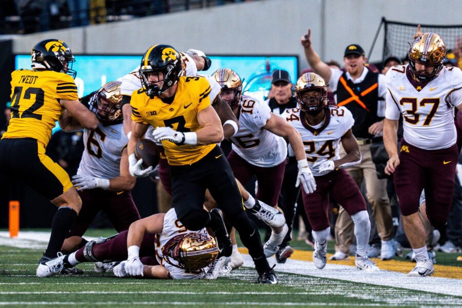 Iowa defensive back Cooper DeJean (3) runs back a punt for a touchdown at Kinnick Stadium on Saturday, October 21, 2023 in Iowa City. The touchdown was overturned after review. © Lily Smith/The Register / USA TODAY NETWORK (Green Bay Packers)