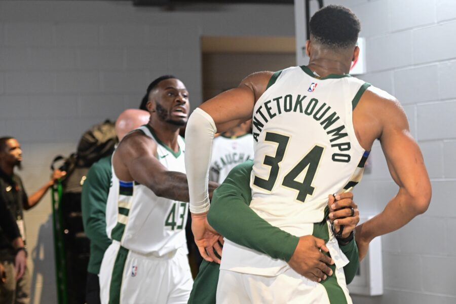 Giannis Antetokounmpo Milwaukee Bucks