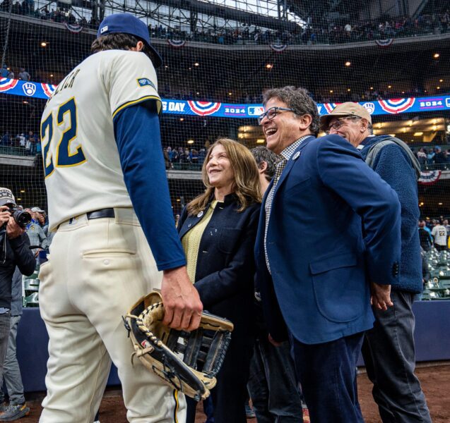 Milwaukee Brewers Christian Yelich, Brewers News, Brewers rumors