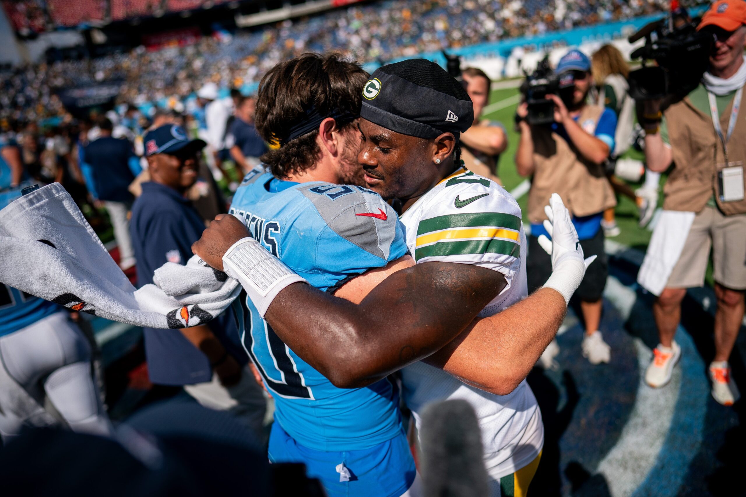 Green Bay Packers, Malik WillisTennessee Titans linebacker Jack Gibbens (50) greets Green Bay Packers quarterback Malik Willis (2) after the packers won 30-14 at Nissan Stadium in Nashville, Tenn., Sunday, Sept. 22, 2024.