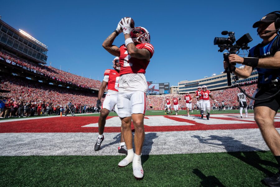 Wisconsin Badgers Offensive Coordinator Key to Why Top Receiver Returned Following 2024 Portal Entry 1 Wisconsin Badgers Trech Kekahuna
