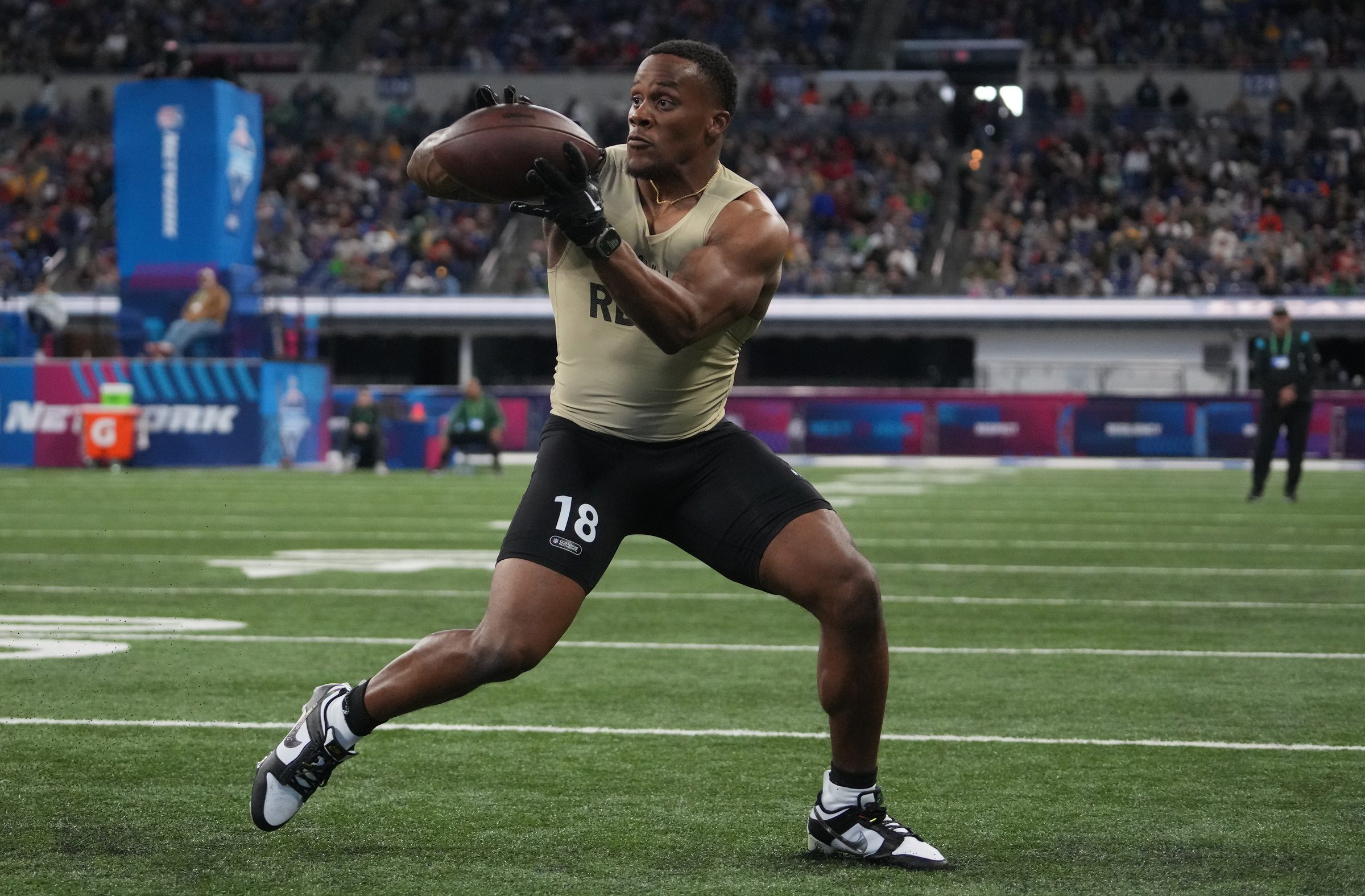 Green Bay Packers: Matt LaFleur Issues Statement on 'Unfortunate' Twist in Training Camp 3 Southern California running back Marshawn Lloyd (RB18)