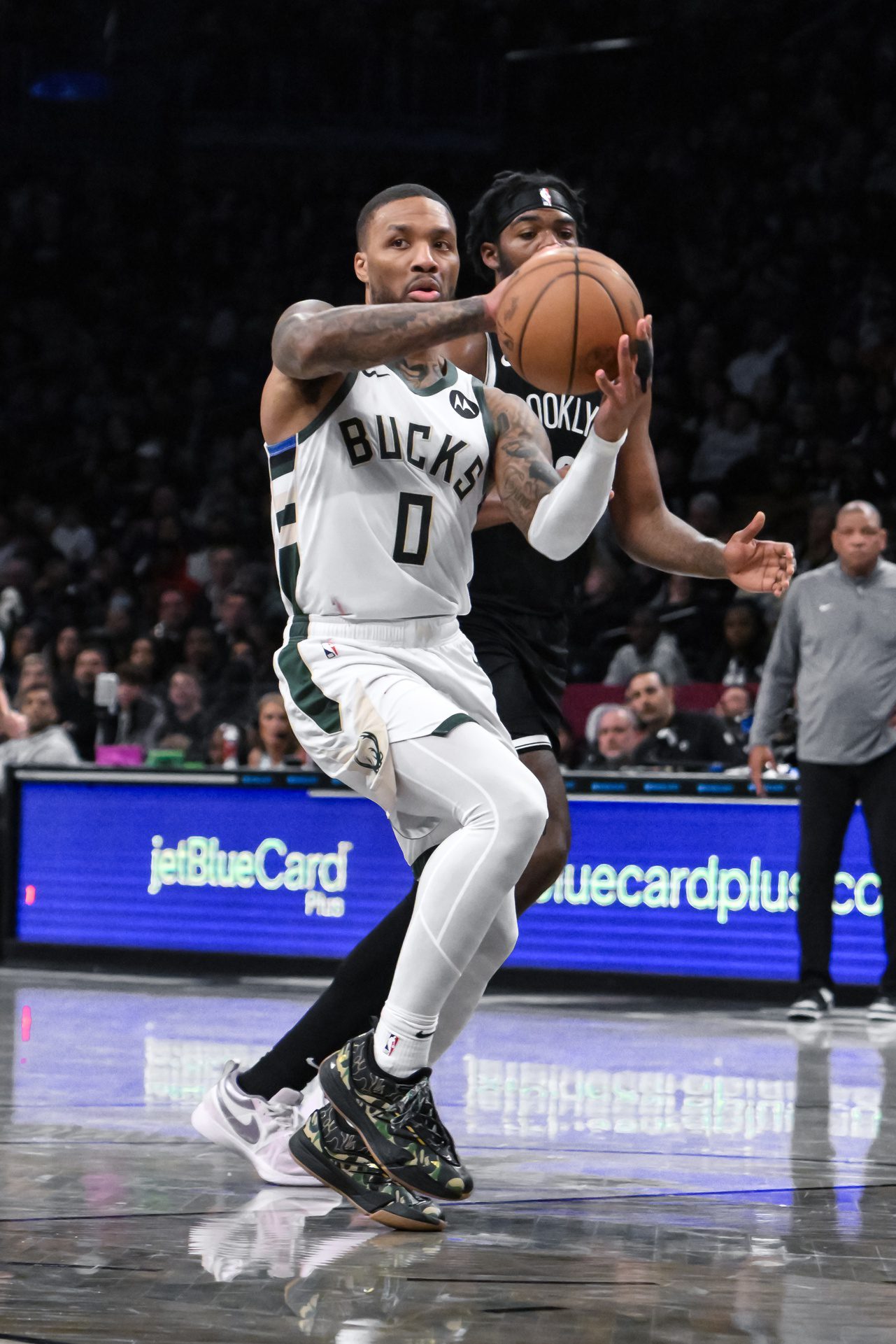 Milwaukee Bucks guard Damian Lillard (0)