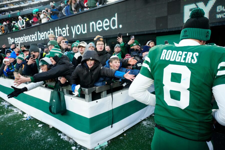 Young fans try to get the attention of New York Jets quarterback Aaron Rodgers (8) after the game, Sunday, December 22, 2024, in East Rutherford. © Kevin R. Wexler-NorthJersey.com / USA TODAY NETWORK via Imagn Images Packers