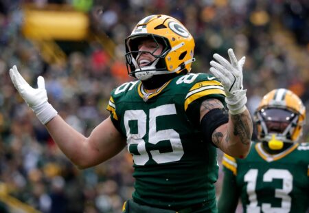 Green Bay Packers tight end Tucker Kraft (85) against the Chicago Bears on Sunday, January 5, 2024 at Lambeau Field in Green Bay, Wis.