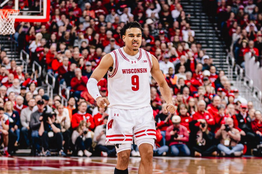 Guardian Wisconsin Badgers John Tonje vs Illinois on February 18, 20125 - photo by @badgermbb on Twitter