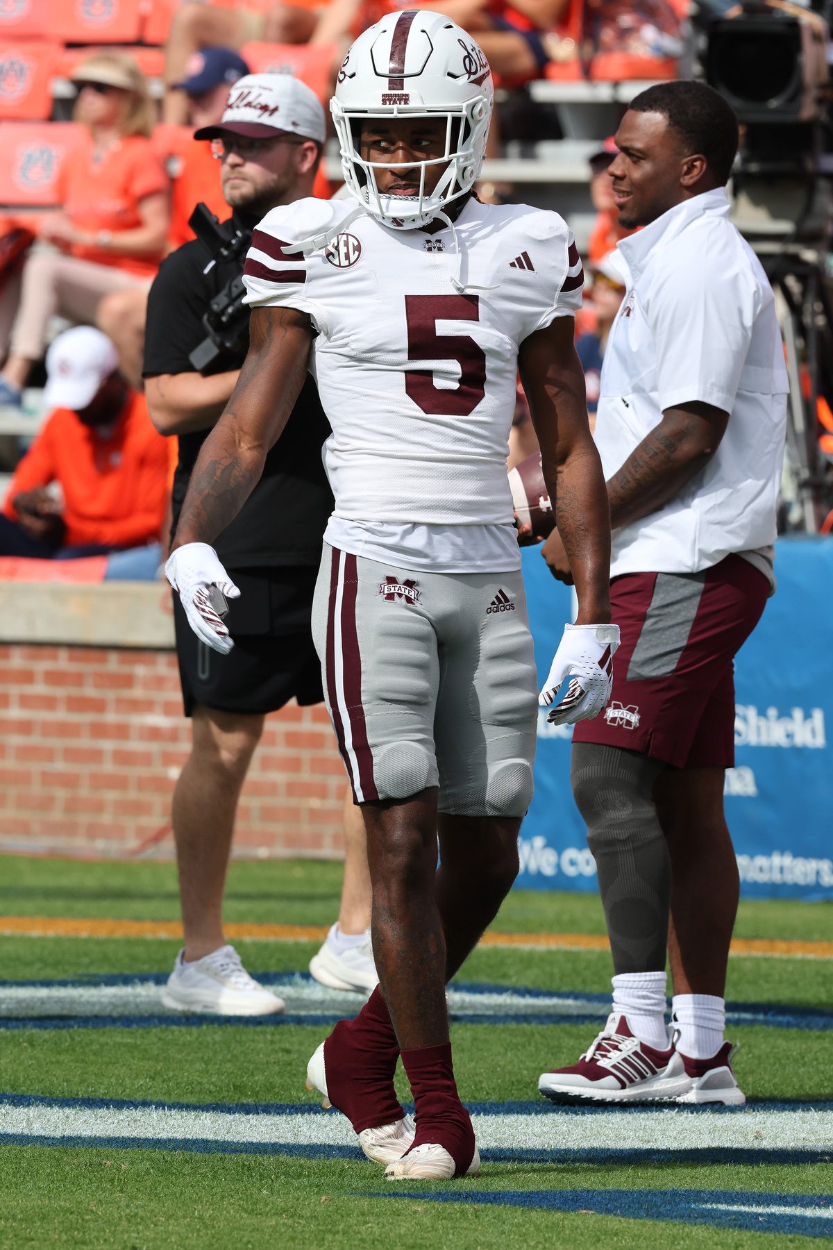 Oct 28, 2023; Auburn, Alabama, USA; Mississippi State Bulldogs wide receiver Lideatrick Griffin (5) against the Auburn Tigers at Jordan-Hare Stadium. Mandatory Credit: John Reed-Imagn Images Packers