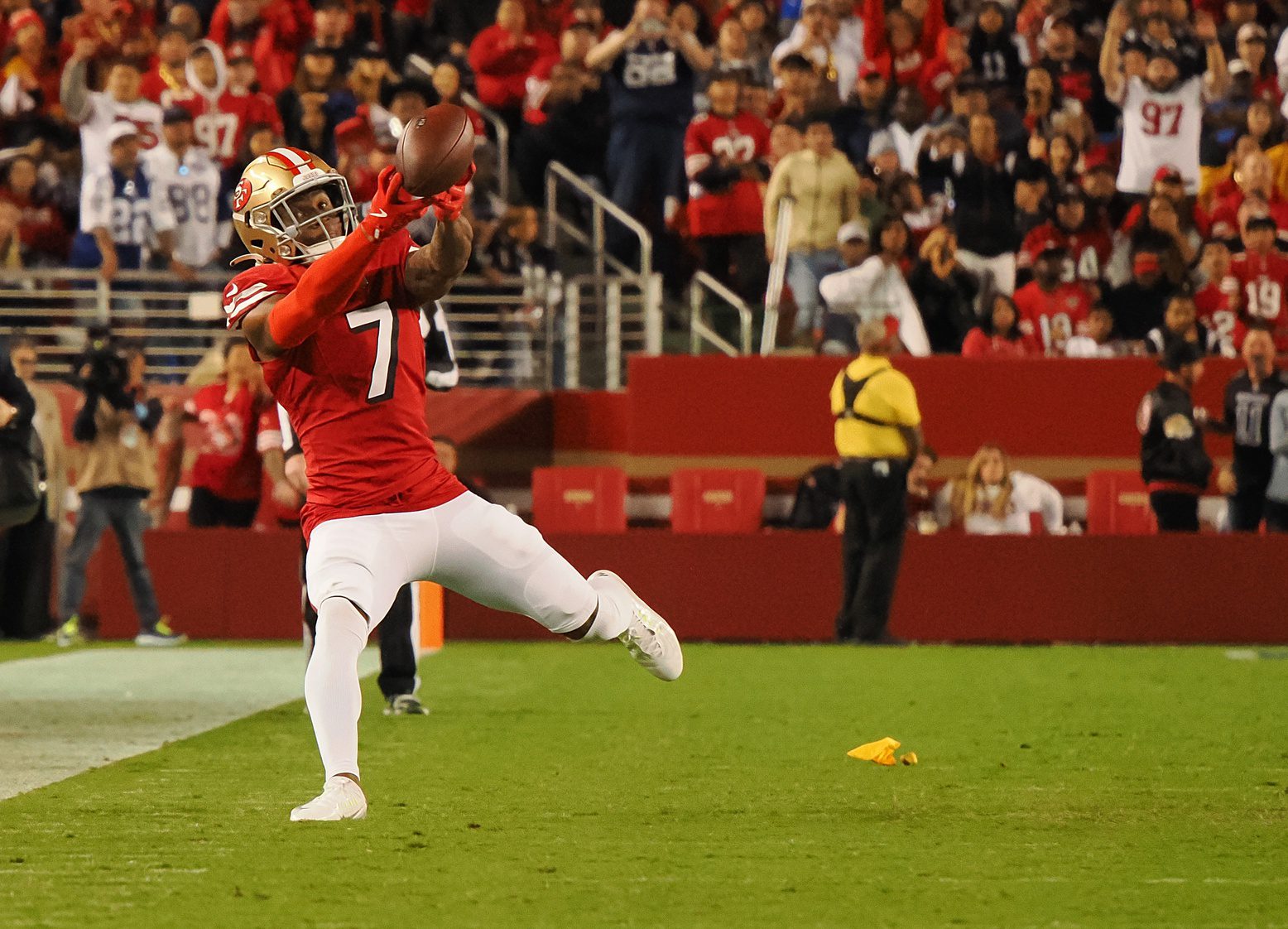 Oct 27, 2024; Santa Clara, California, USA; San Francisco 49ers cornerback Charvarius Ward (7) attempts to gather the ball on a Dallas Cowboys incomplete pass during the fourth quarter at Levi's Stadium. Mandatory Credit: Kelley L Cox-Imagn Images Packers