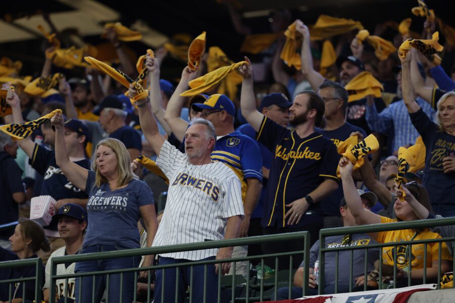 Milwaukee Brewers home sellout streak expected to approach levels last seen in 2008 1 USATSI 21573251
