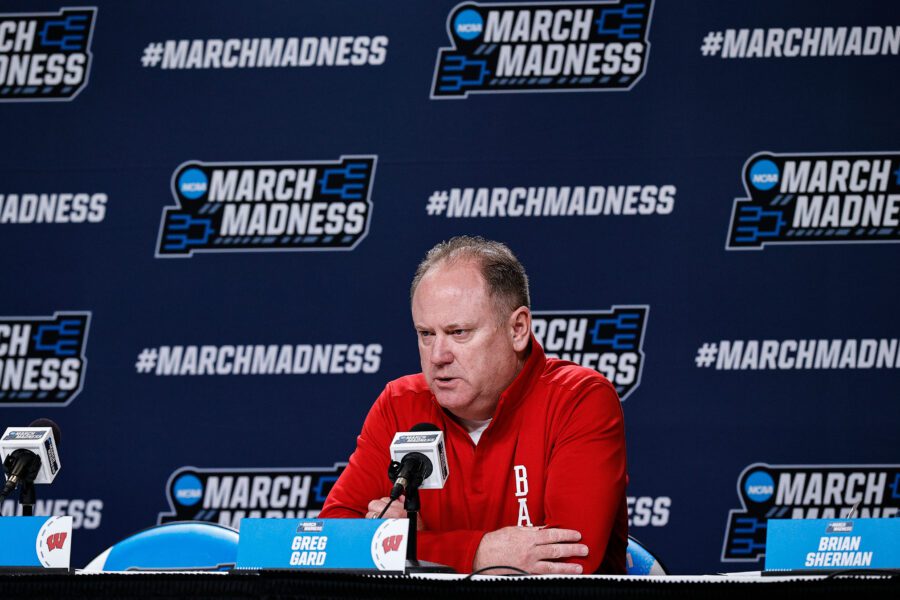 Wisconsin Badgers head coach Greg Gard