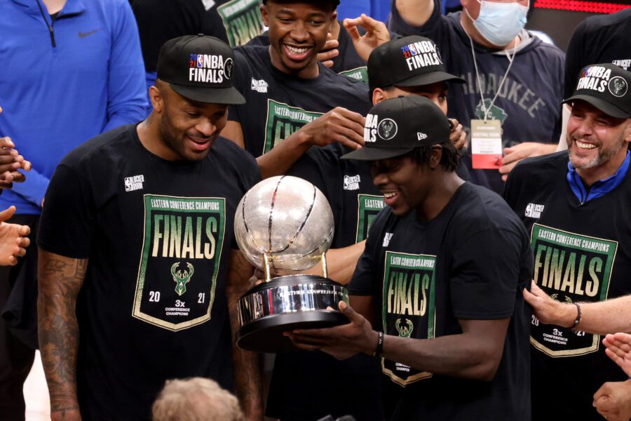 Portland Trailblazers: A Shade on Milwaukee Bucks? 2-Time Champ Jrue Holiday Thankful for Heads Up from Celtics Before Trade 1 Jrue Holiday, Milwaukee Bucks
