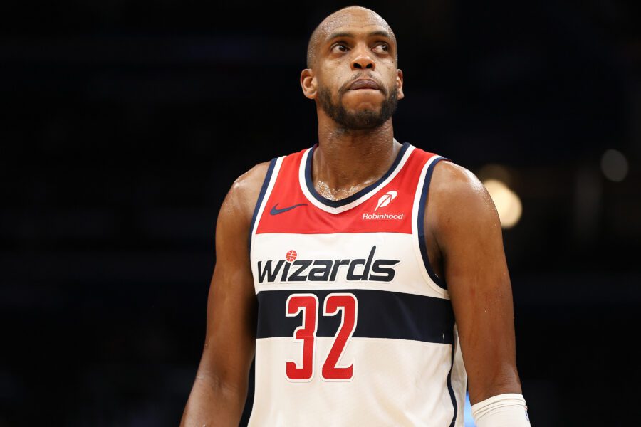 Milwaukee Bucks: Window Might Have Just Opened For Fans Who Want Khris Middleton Back as Wizards Reveal Plan on 3-Time All-Star 2 USATSI 25815669