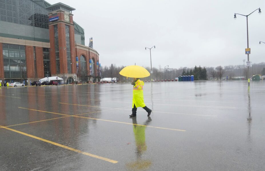 Milwaukee Brewers, Brewers News, Milwaukee Flooding
