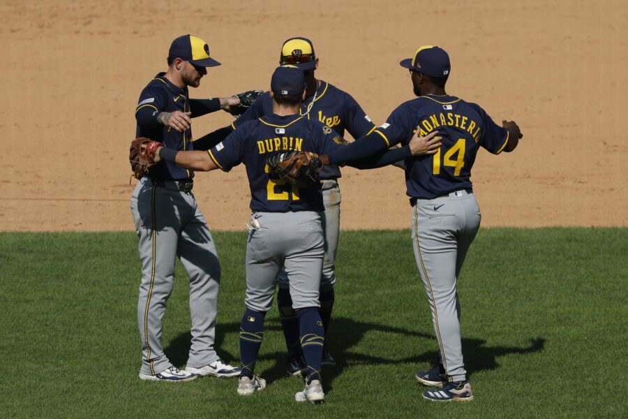 Milwaukee Brewers' Pat Murphy sends a stern message to the team amidst historic 60 game stretch 2 Milwaukee Brewers, Brewers News, Pat Murphy
