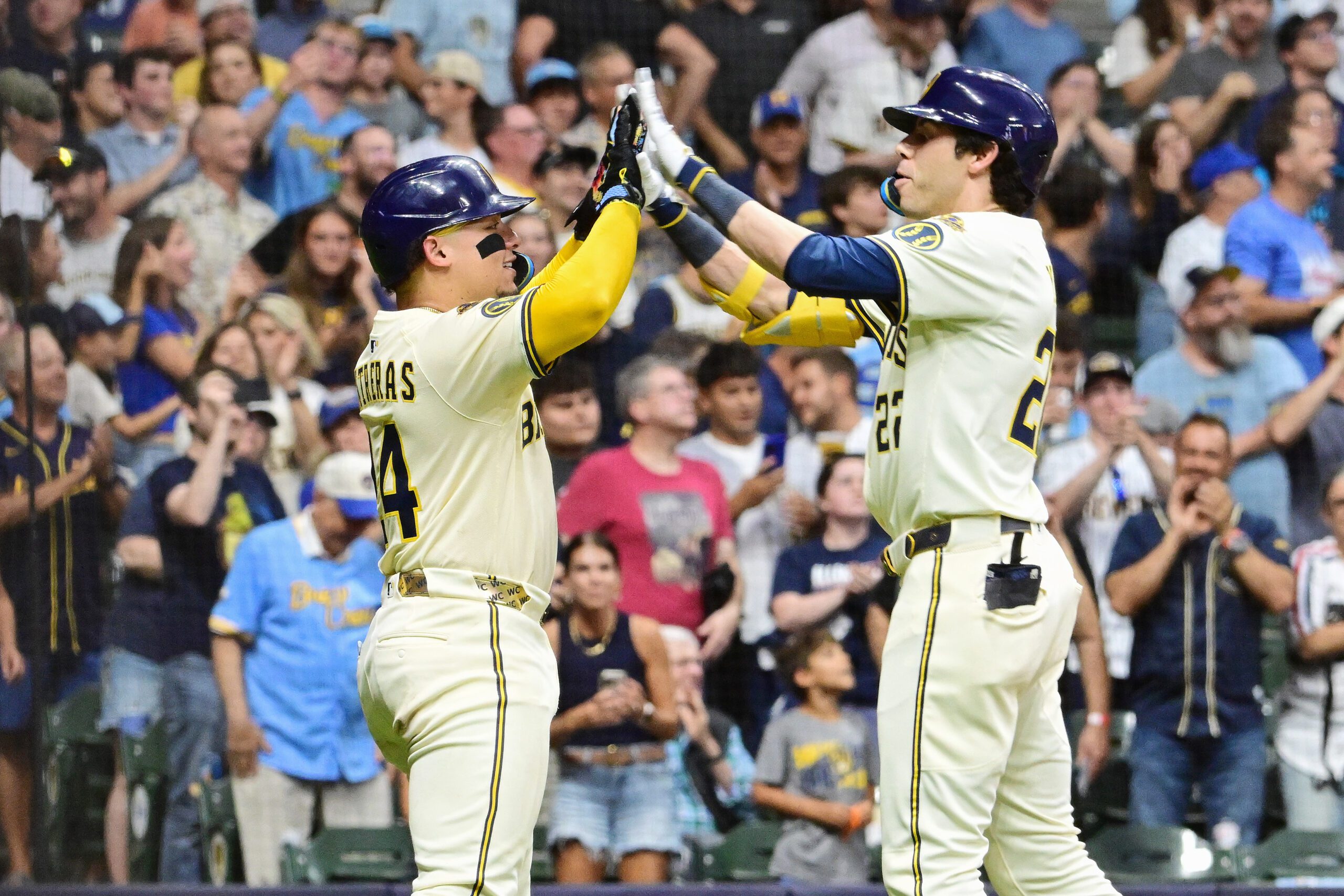 Milwaukee Brewers: Player Leaves Game With Concerning Head Injury Amid Crew's Tuesday Win vs. Pirates 1 USATSI 26836456 scaled