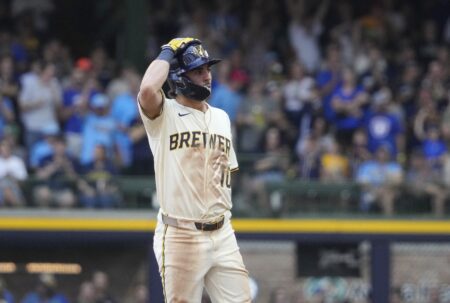 Milwaukee Brewers outfielder Sal Frelick