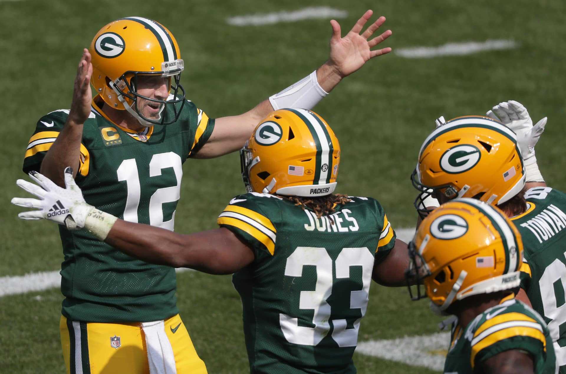 Bold Prediction #1: Aaron Rodgers Finishes with 400+ yards and Four Touchdowns