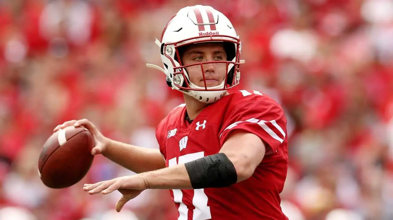 Report: San Francisco 49ers Showing Interest In Former Wisconsin Badgers  Quarterback (NFL News)