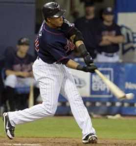 Brewers trade Hardy for Twins' Carlos Gomez