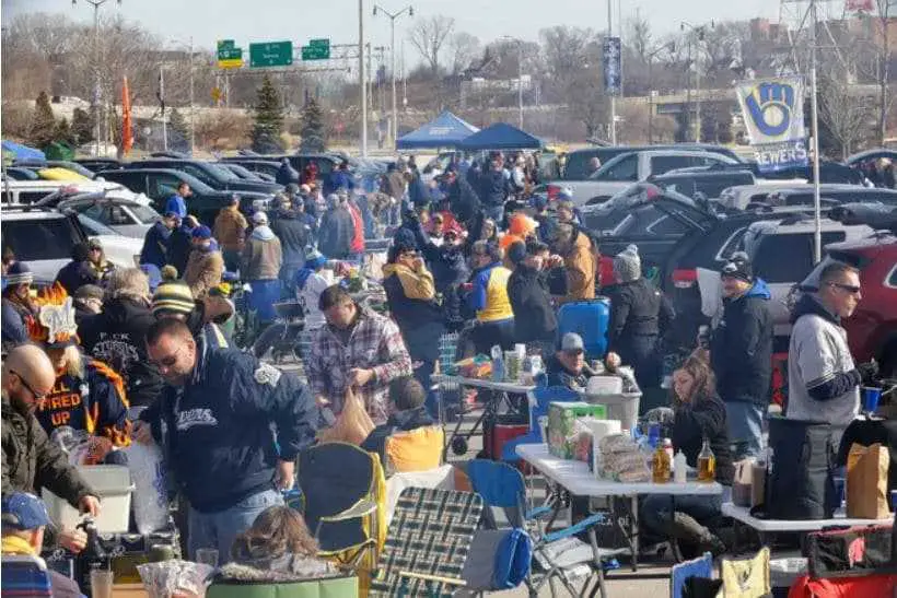 Tailgating main picture