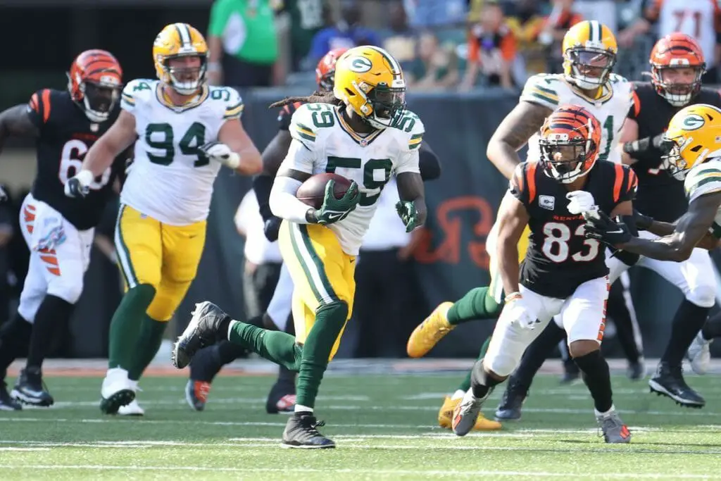 Packers rusher Za'Darius Smith flashes 'Snubbed' T-shirt after sack