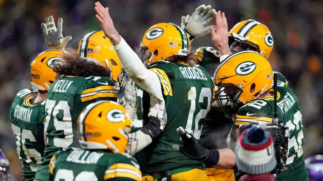 The 2022 Packers, now without Davante Adams, should be taking notes from the 2010 Patriots after they released Randy Moss. Here's why: