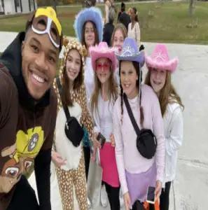 giannis and kids