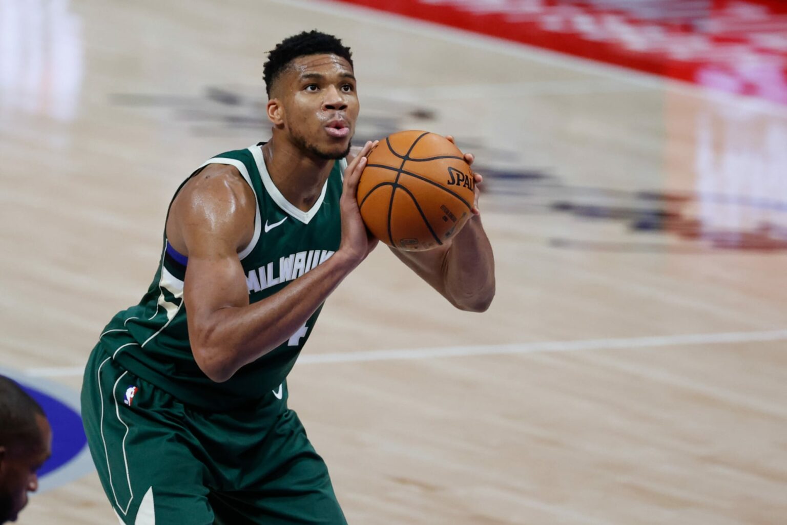 Bucks' Giannis Antetokounmpo explains ladder incident after loss to 76ers