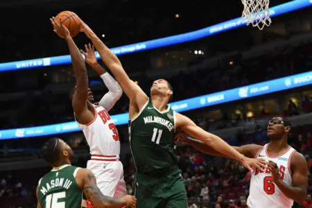Giannis calls Brook Lopez the Defensive Player of the Year