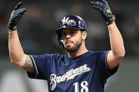 mike moustakas
