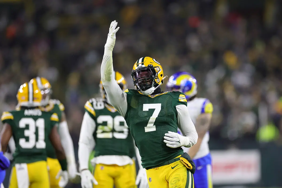 Packers Rookie Quay Walker Keeping Close Eye on De'Vondre Campbell