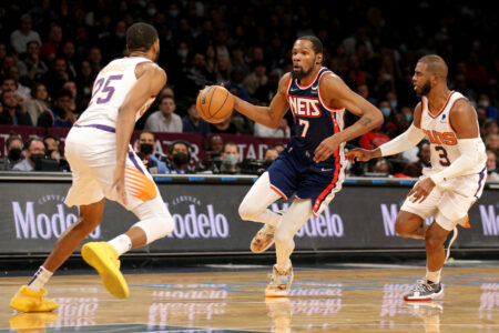 Kevin Durant and Phoenix Suns players Chris Paul and Mikal Bridges