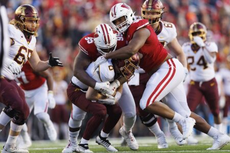 Wisconsin Badgers defensive tackle Keeanu Benton got high praise from scouts at the Senior Bowl