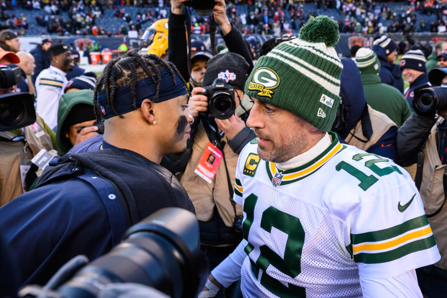 WILX News 10 - Aaron Rodgers and the Green Bay Packers take on Justin  Fields and the Chicago Bears - don't miss this NFC North rivalry game  tonight on WILX starting at