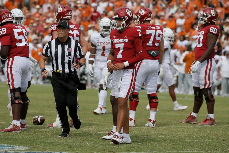 Wisconsin Badgers quarterback Nick Evers