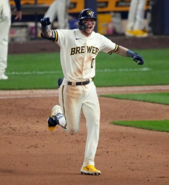 Brice Turang hits a grand slam for the Milwaukee Brewers