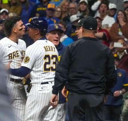 Milwaukee Brewers Willy Adames and Craig Counsell ejected