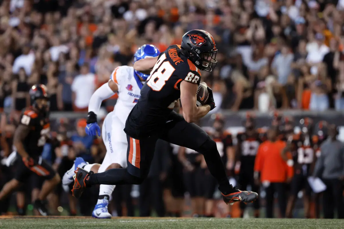 Sep 3, 2022; Corvallis, Oregon, USA; Oregon State Beavers tight end Luke Musgrave (88) runs after a catch against during the first half against the Boise State Broncos at Reser Stadium. Mandatory Credit: Soobum Im-USA TODAY Sports (NFL - Green Bay Packers)