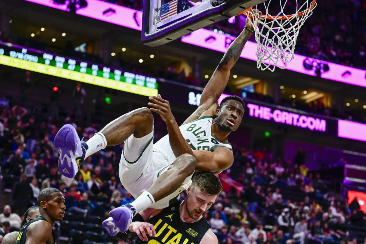 Milwaukee Bucks Re-Sign Thanasis Antetokounmpo 