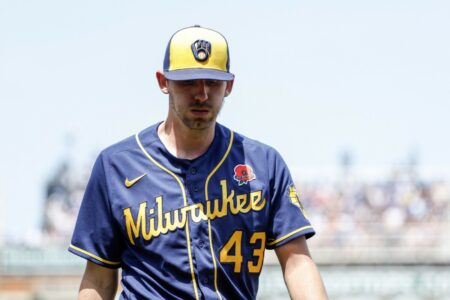 Milwaukee Brewers pitching prospect Ethan Small