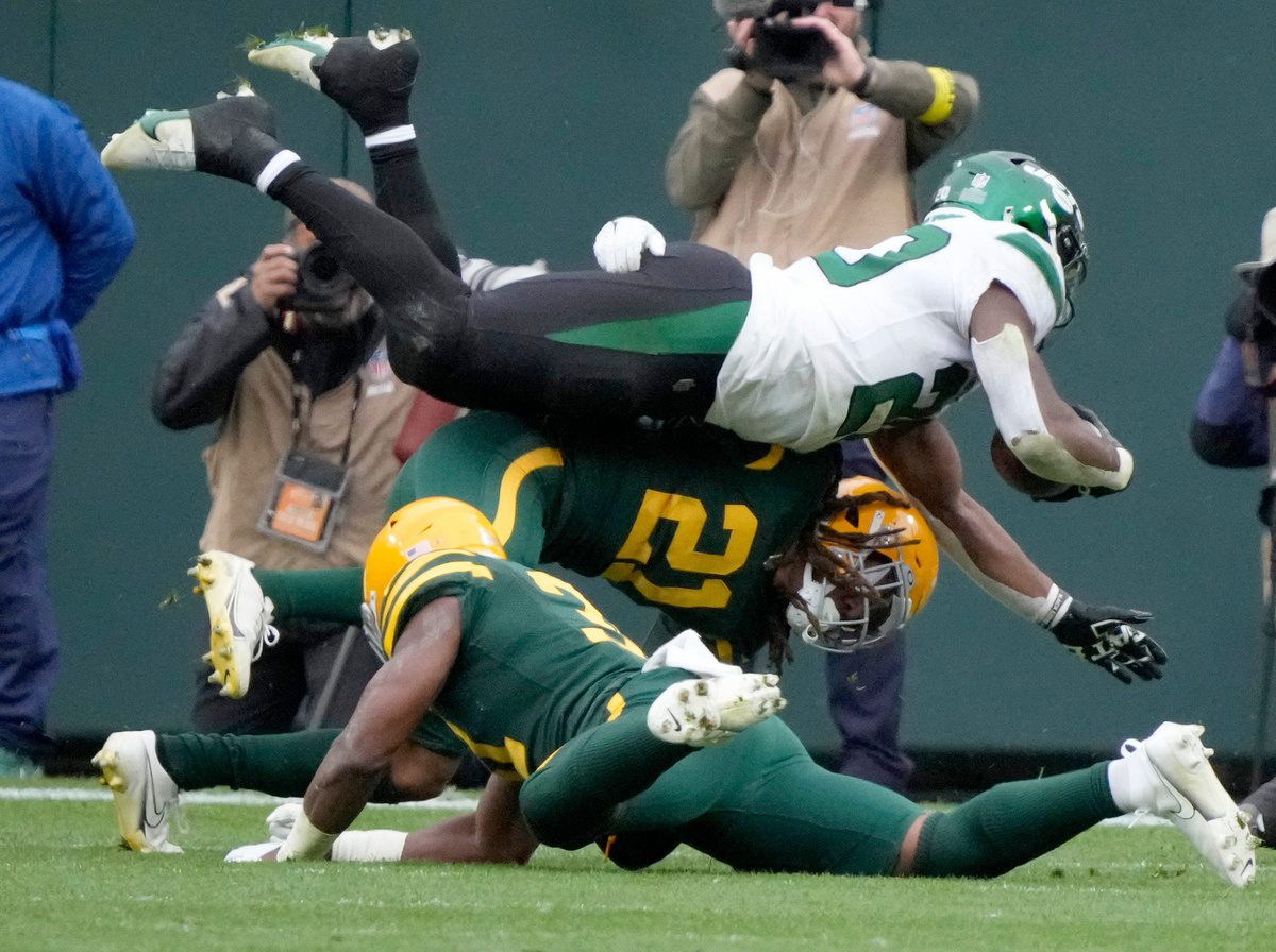 Green Bay Packers safety Adrian Amos (31) runs on the field during