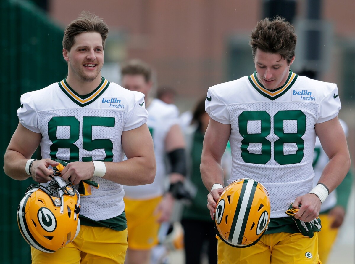 Tight ends Tucker Kraft (85) and Luke Musgrave (88) during the 2023 Green Bay Packers’ rookie minicamp on Friday, May 5, 2023 at the Don Hutson Center indoor practice facility in Ashwaubenon, Wis. Wm. Glasheen USA TODAY NETWORK-Wisconsin (NFL)