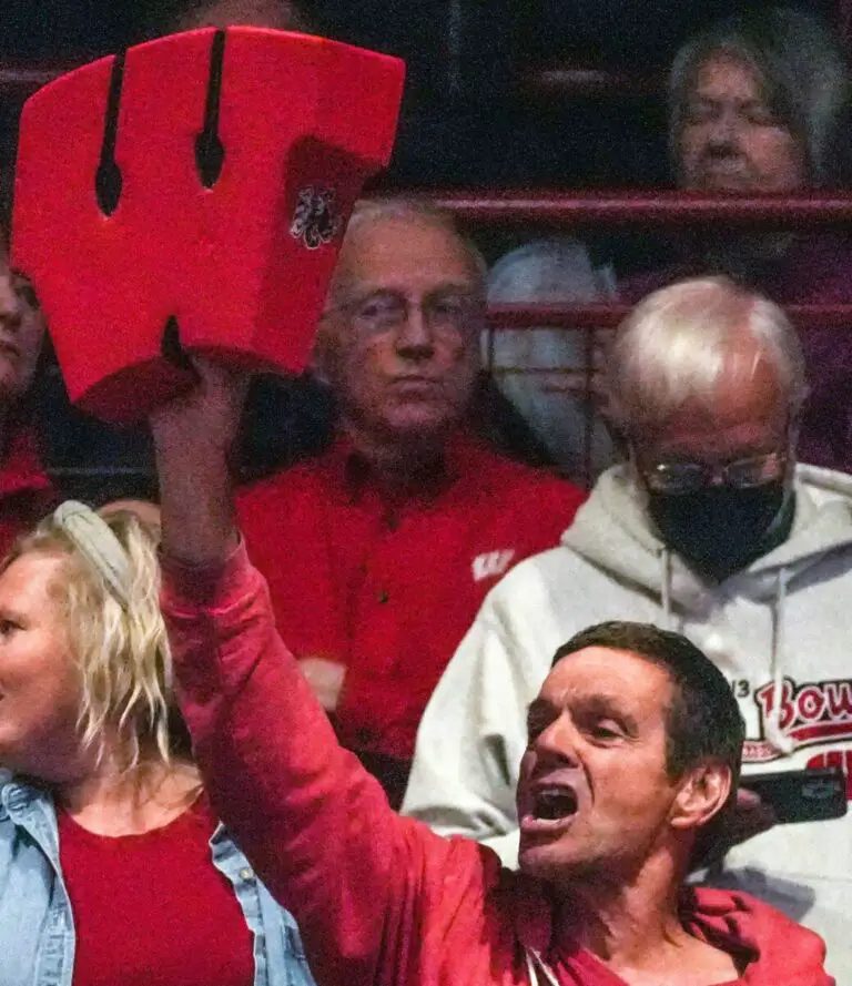 Wisconsin Badgers Hockey Broadcast Schedule