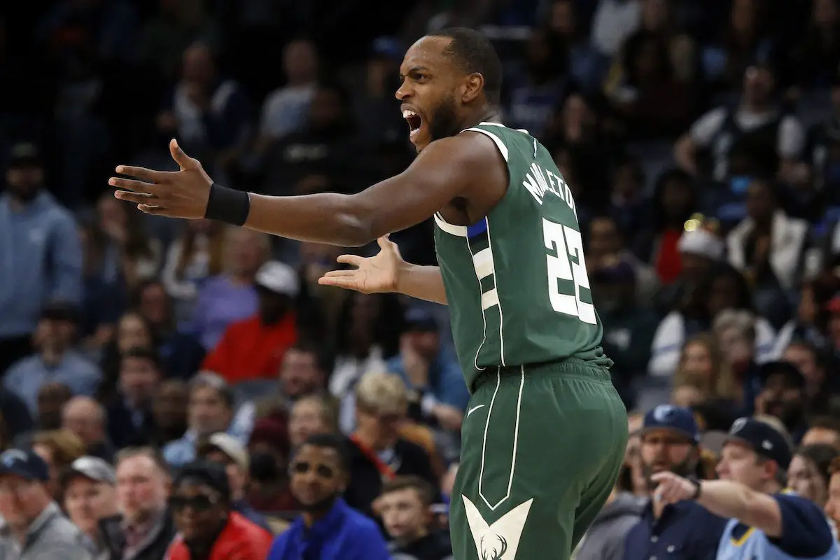 Bucks Fan React to the Khris Middleton Free Agency Signing (NBA News)