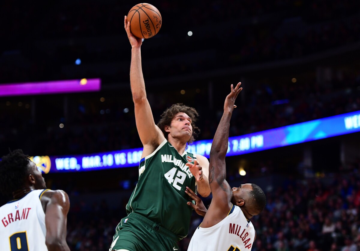 Milwaukee Bucks Sign Free Agent Center Robin Lopez to a 1-Year Contract