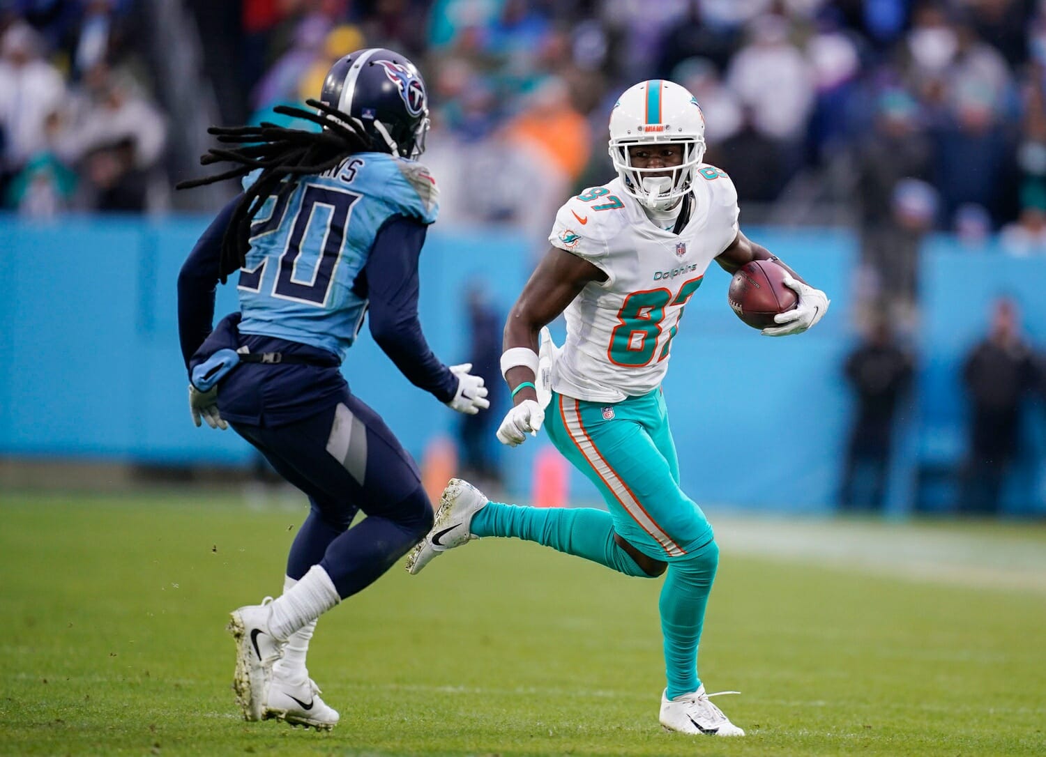 Former Dolphins WR signs with Bears
